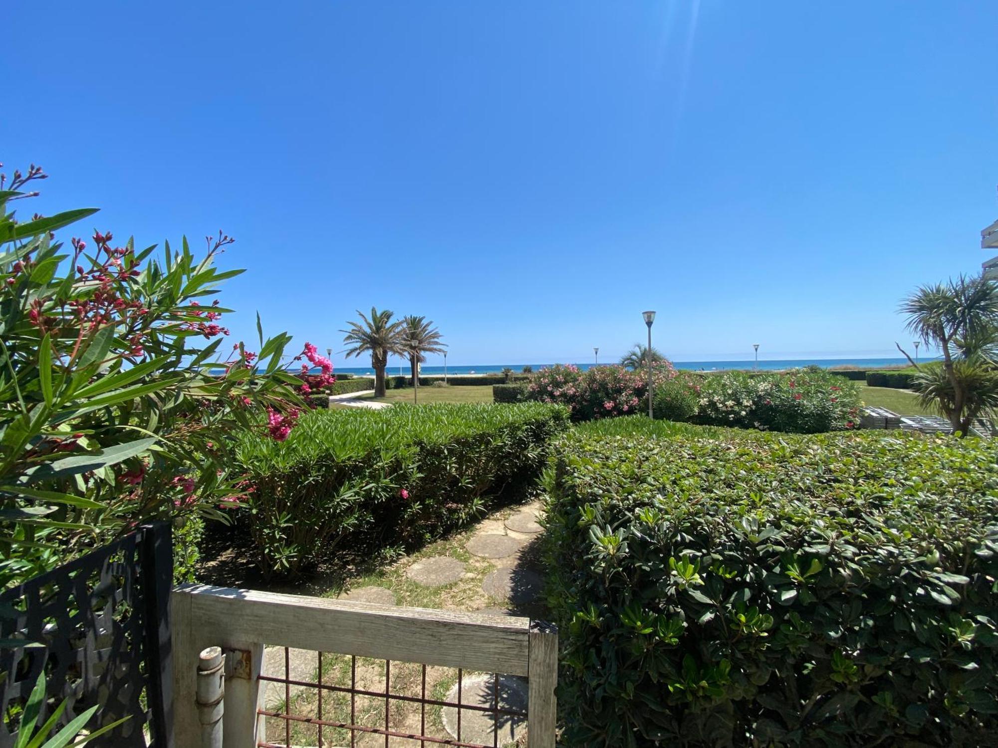 Les Pieds Dans L'Eau Apartment Canet-en-Roussillon Exterior photo